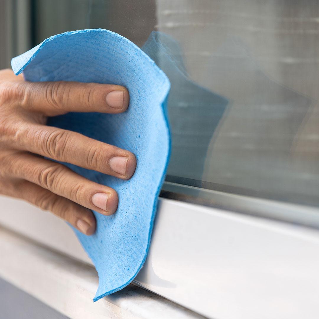 window-cleaning_2 window-wipe-cleaning